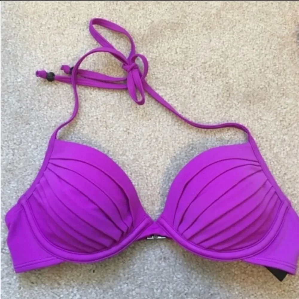 ✨H&M Fuchsia pleated halter underwire bikini top✨